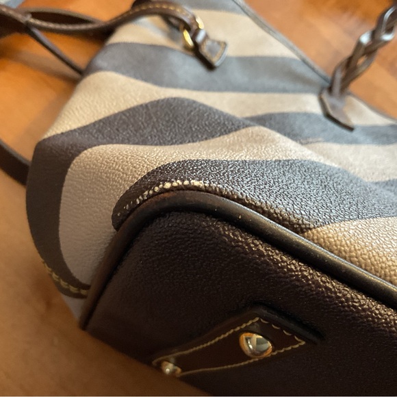 Dooney & Bourke Brown Tan Chevron Bailey Tote - Picture 7 of 14